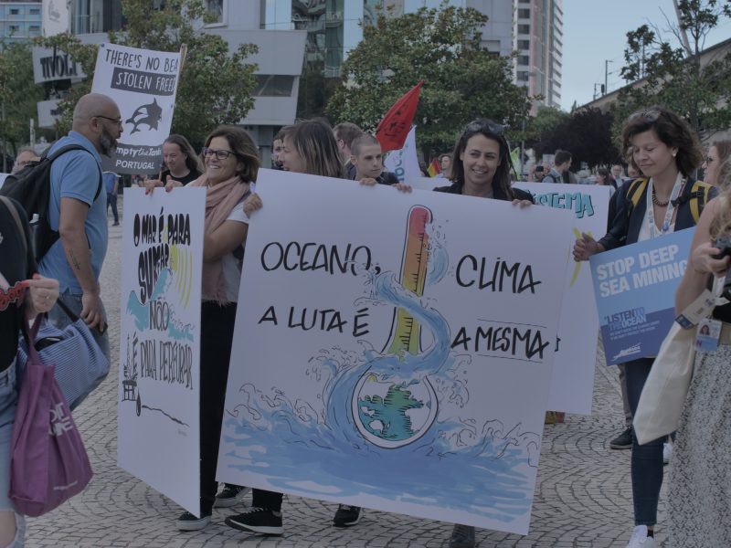 relação dos brasileiros com os oceanos