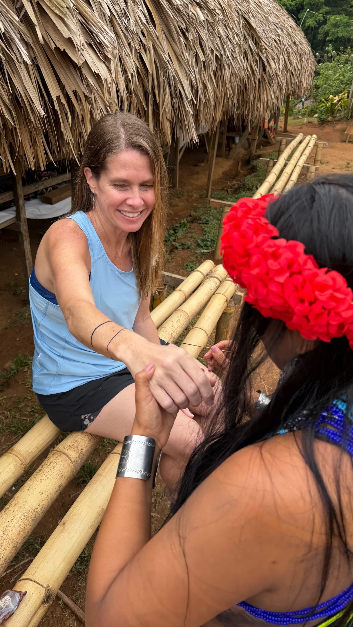 🇵🇦There’s so much about Panamá that nobody has told us yet. And you have to go there to find out. 

I spent 20 days in Panamá and discovered a country that is enchanting, diverse, and vibrant — full of warm, smiling people with so many stories to tell.

Panamá has a history unlike any other, cultures that will genuinely surprise you, and a biodiversity that brings together some of the most magical landscapes on earth — from clear-water beaches to rich cloud forests.

This is a trip for travelers who love nature, history, great food, connecting with different cultures, and a good dose of the unexpected!

👉🏻 Share this with your next travel partner! 💪🏻

_______________________________

🇵🇦 Hay tanto sobre Panamá que nadie nos ha contado todavía.
Y tienes que ir para descubrirlo.

Pasé 20 días en Panamá y descubrí un país encantador, diverso y vibrante, lleno de gente cálida y sonriente, con tantas historias que contar.

Panamá tiene una historia única, culturas que realmente te sorprenderán y una biodiversidad que reúne algunos de los paisajes más mágicos del planeta, desde playas de aguas cristalinas hasta exuberantes bosques nubosos.

¡Este es un viaje para quienes aman la naturaleza, la historia, la buena gastronomía, conectar con diferentes culturas y una buena dosis de lo inesperado!

Comparte este post con tu próximo compañero o compañera de viaje. ✈️